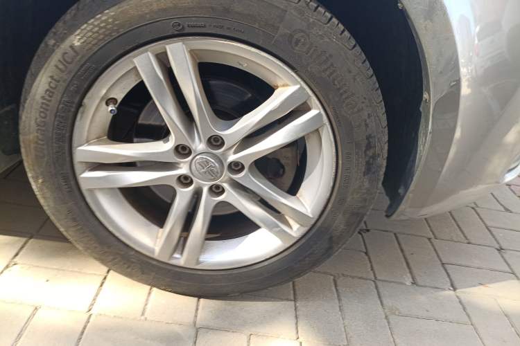Used FAW Junpai A70 2016 1.6L Automatic Luxury Model Right Front Wheel Hub