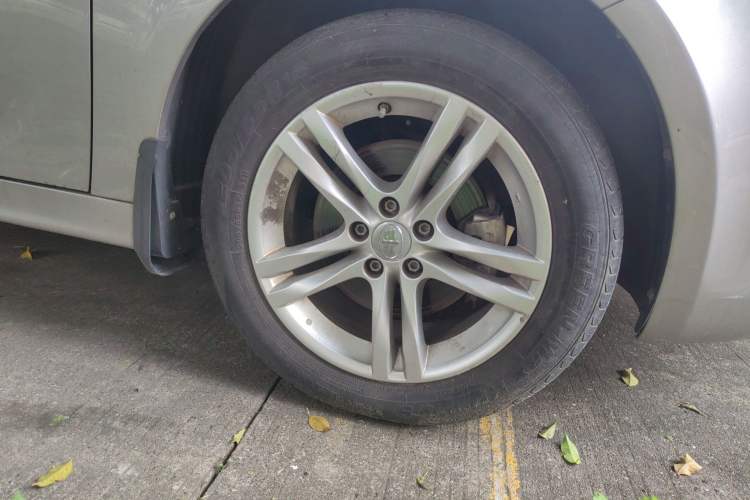 Used FAW Junpai A70 2016 1.6L Automatic Luxury Model Right Front Wheel Hub