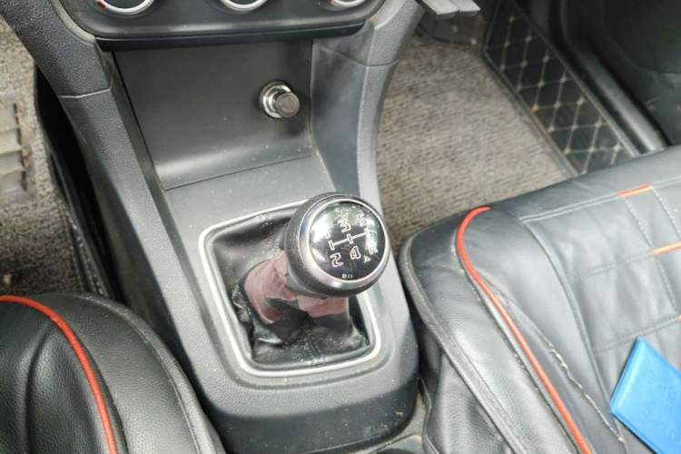 Used FAW Junpai A70 2016 1.6L Manual Tech Model Gear Lever