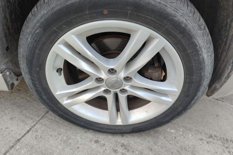 Used FAW Junpai A70 2016 1.6L Manual Tech Model Right Front Wheel Hub