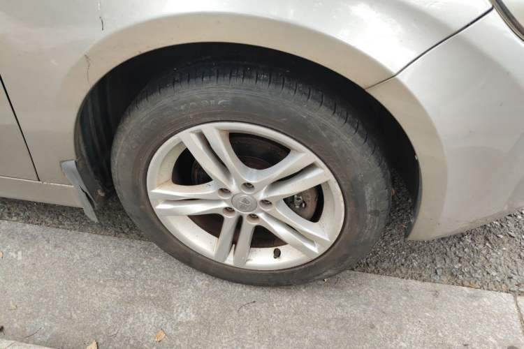 Used FAW Junpai A70 2016 1.6L Manual Tech Model Right Front Wheel Hub