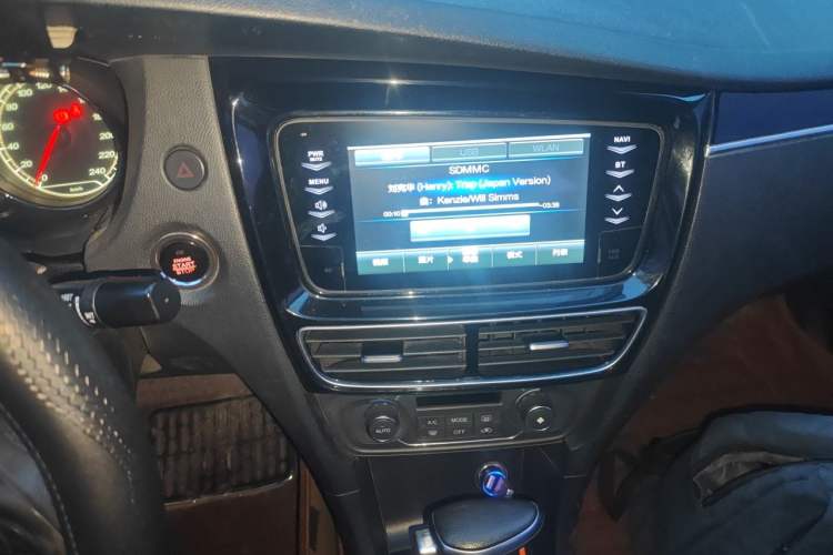 Used FAW Junpai A70 2016 1.6L Automatic Luxury Model Audio And AC Panel