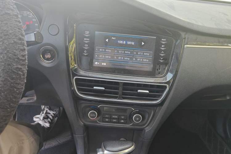 Used FAW Junpai A70 2016 1.6L Automatic Luxury Model Audio And AC Panel
