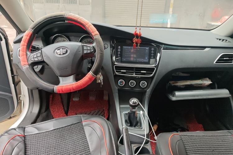 Used FAW Junpai A70 2016 1.6L Manual Tech Model Center Console