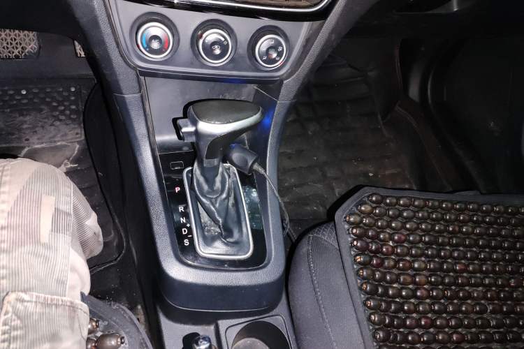 Used FAW Junpai A70 2016 1.6L Automatic Tech Version Gear Lever