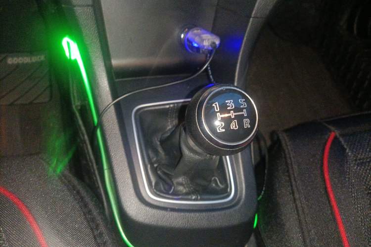 Used FAW Junpai A70 2016 1.6L Manual Tech Model Gear Lever