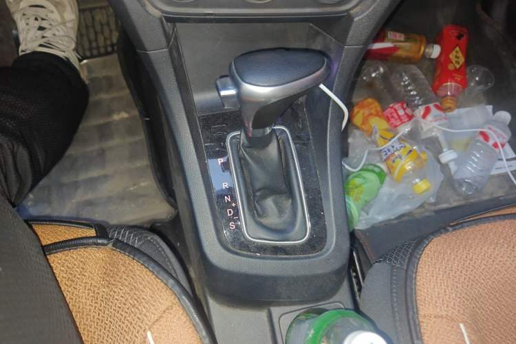 Used FAW Junpai A70 2016 1.6L Automatic Base Version Gear Lever