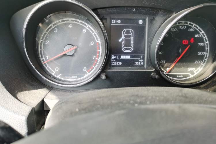 Used FAW Junpai A70 2016 1.6L Manual Luxury Edition Odometer Close Up
