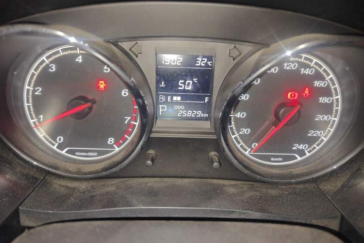 Used FAW Junpai A70 2016 1.6L Automatic Base Version Odometer Close Up