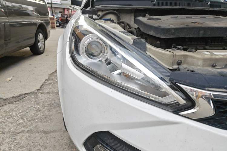 Used FAW Junpai A70 2016 1.6L Automatic Luxury Model Right Front Headlight