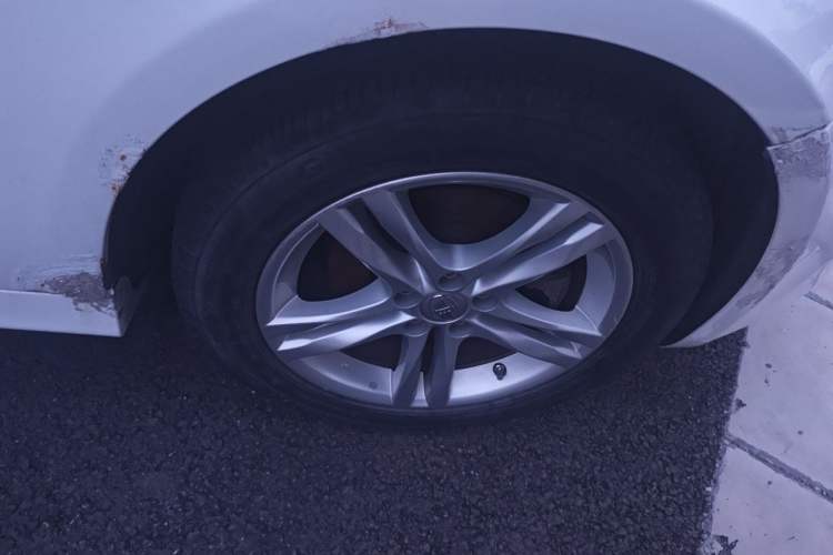 Used FAW Junpai A70 2016 1.6L Automatic Luxury Model Right Front Wheel Hub