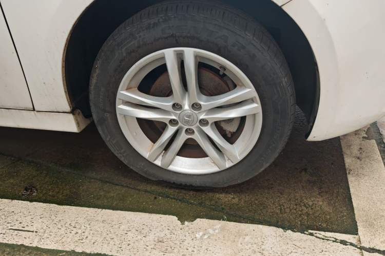 Used FAW Junpai A70 2016 1.6L Manual Tech Model Right Front Wheel Hub