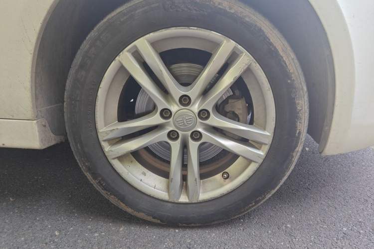 Used FAW Junpai A70 2016 1.6L Automatic Luxury Model Right Front Wheel Hub
