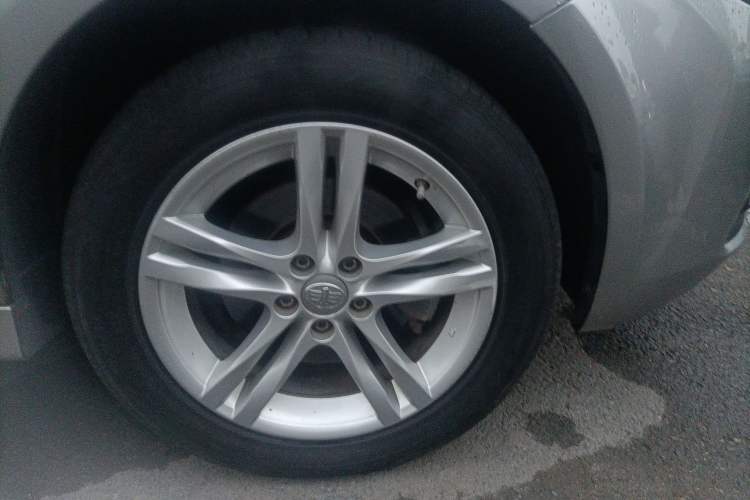 Used FAW Junpai A70 2016 1.6L Manual Tech Model Right Front Wheel Hub