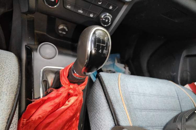 Used FAW Junpai CX65 2018 1.5L Manual Comfort Model Gear Lever
