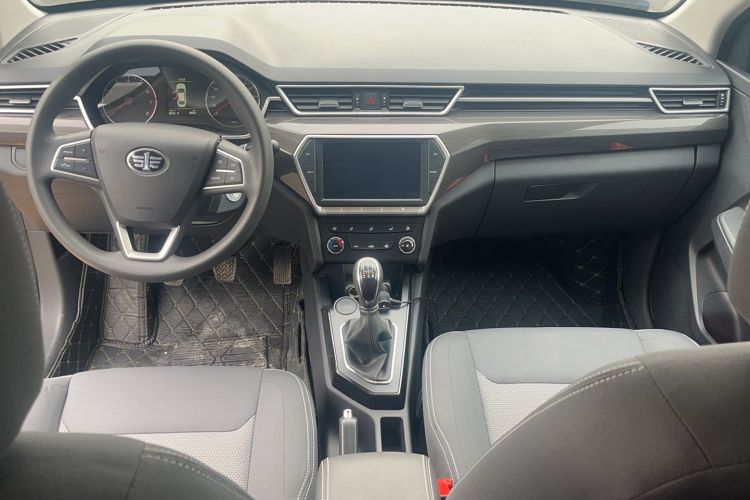 Used FAW Junpai CX65 2018 1.5L Manual Comfort Model Interior 3