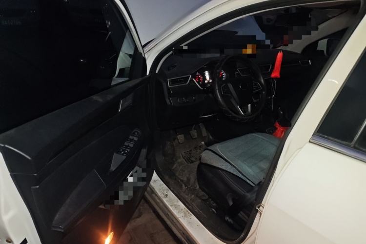 Used FAW Junpai CX65 2018 1.5L Manual Comfort Model Interior 3