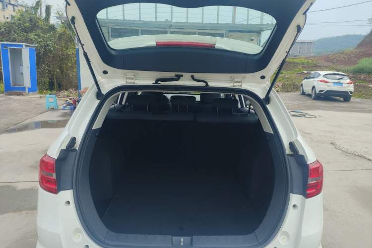 Used FAW Junpai CX65 2018 1.5L Manual Comfort Model Trunk