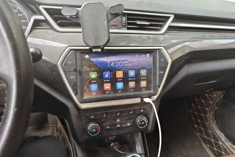 Used FAW Junpai CX65 2018 1.5L Manual Luxury Model Audio And AC Panel