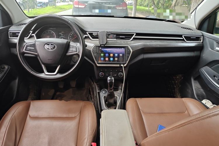Used FAW Junpai CX65 2018 1.5L Manual Luxury Model Center Console
