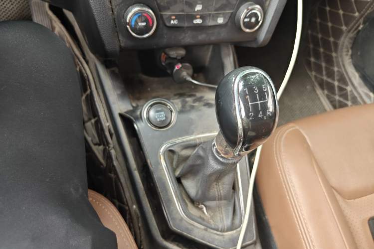 Used FAW Junpai CX65 2018 1.5L Manual Luxury Model Gear Lever