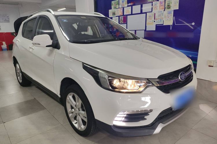 Used FAW Junpai D60 2017 1.5L Manual Luxury Version Front Right 45 Deg
