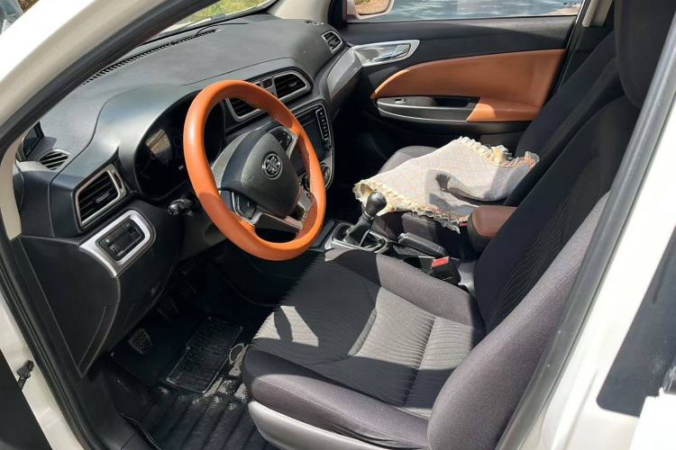 Used FAW Junpai D60 2015 1.5L Manual Standard Edition Interior 2