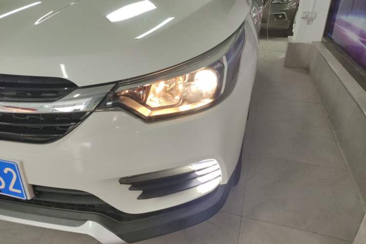 Used FAW Junpai D60 2017 1.5L Manual Luxury Version Left Front Headlight