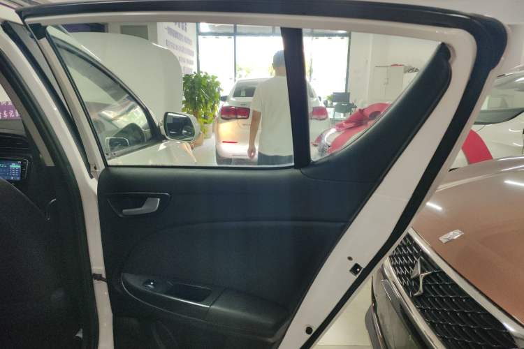 Used FAW Junpai D60 2017 1.5L Manual Luxury Version Right Rear Door Interior