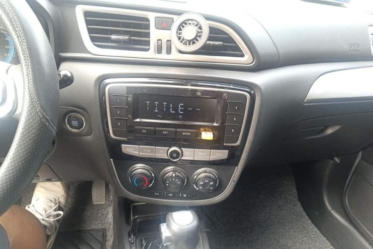 Used FAW Junpai D60 2015 1.8L Automatic Prestige Model Audio And AC Panel