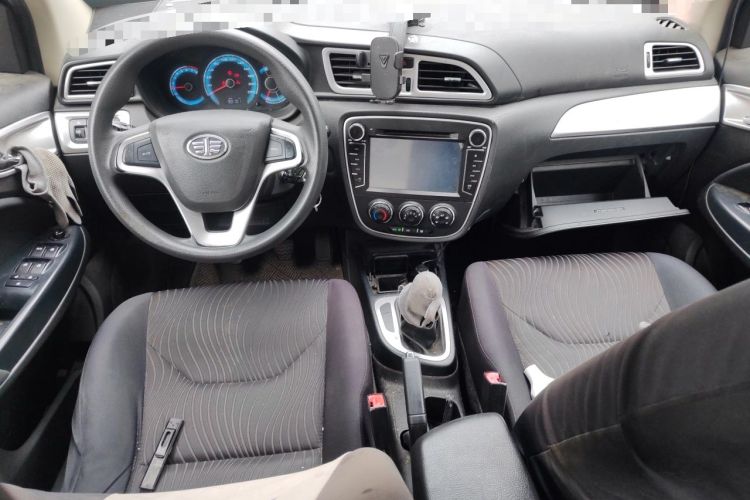 Used FAW Junpai D60 2015 1.5L Manual Standard Edition Center Console