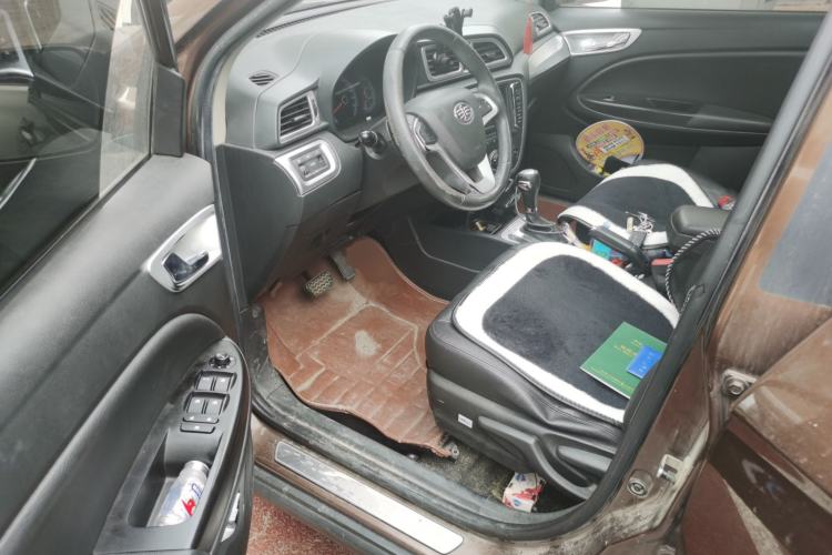 Used FAW Junpai D60 2015 1.8L Automatic Prestige Model Driver Seat