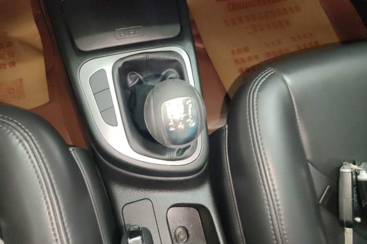 Used FAW Junpai D60 2015 1.5L Manual Standard Edition Gear Lever