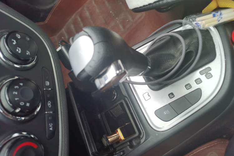 Used FAW Junpai D60 2015 1.8L Automatic Prestige Model Gear Lever