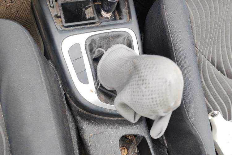 Used FAW Junpai D60 2015 1.5L Manual Standard Edition Gear Lever