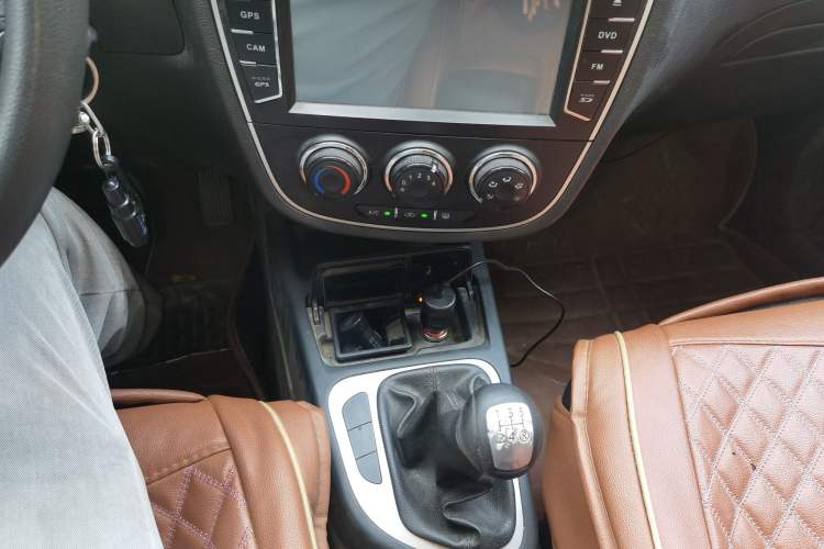 Used FAW Junpai D60 2015 1.5L Manual Standard Edition Gear Lever