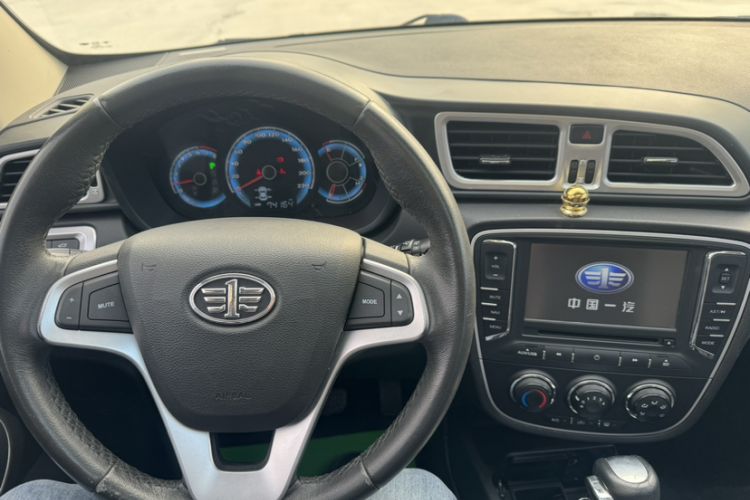 Used FAW Junpai D60 2015 1.8L Automatic Prestige Model Interior 2