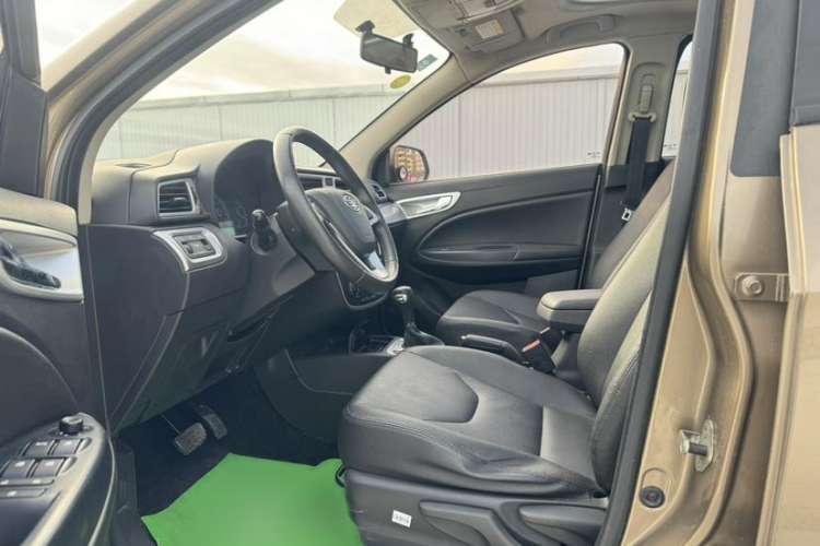 Used FAW Junpai D60 2015 1.8L Automatic Prestige Model Interior 5