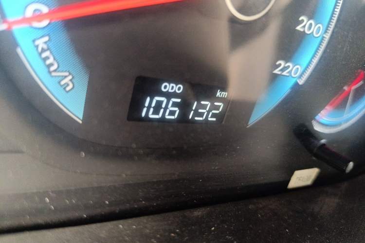 Used FAW Junpai D60 2015 1.5L Manual Standard Edition Odometer Close Up
