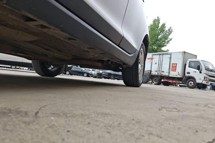 Used FAW Junpai D60 2015 1.5L Manual Standard Edition Left Side Sill