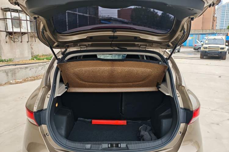 Used FAW Junpai D60 2015 1.5L Manual Standard Edition Trunk