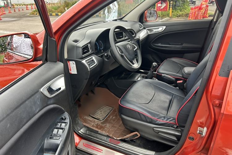 Used FAW Junpai D60 2015 1.5L Manual Tech Version Interior 2