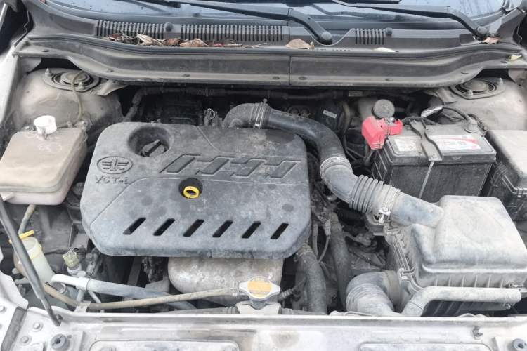 Used FAW Junpai D60 2015 1.5L Manual Luxury Navigation Model Engine Bay
