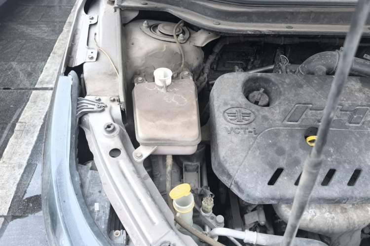 Used FAW Junpai D60 2015 1.5L Manual Luxury Navigation Model Engine Bay Right
