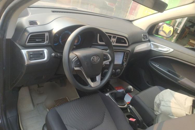 Used FAW Junpai D60 2015 1.5L Manual Standard Edition Center Console