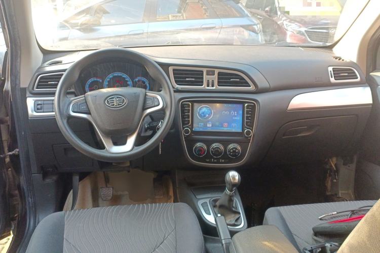Used FAW Junpai D60 2015 1.5L Manual Standard Edition Center Console