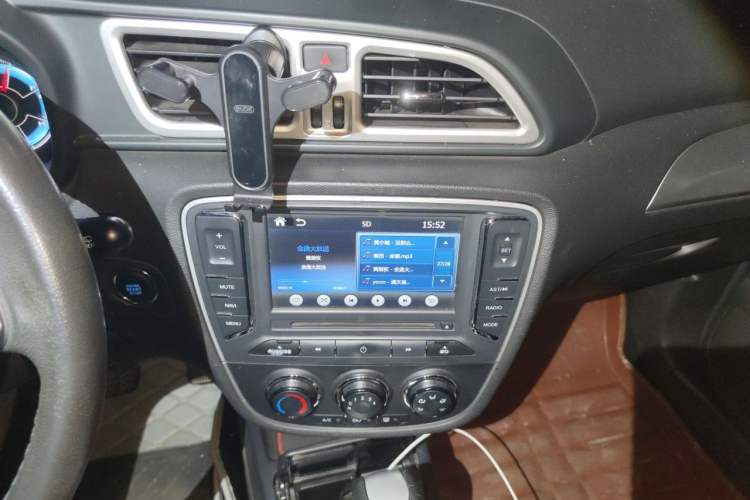 Used FAW Junpai D60 2015 1.8L Automatic Prestige Model Audio And AC Panel