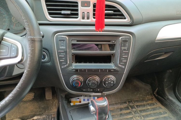 Used FAW Junpai D60 2015 1.8L Automatic Luxury Model Audio And AC Panel
