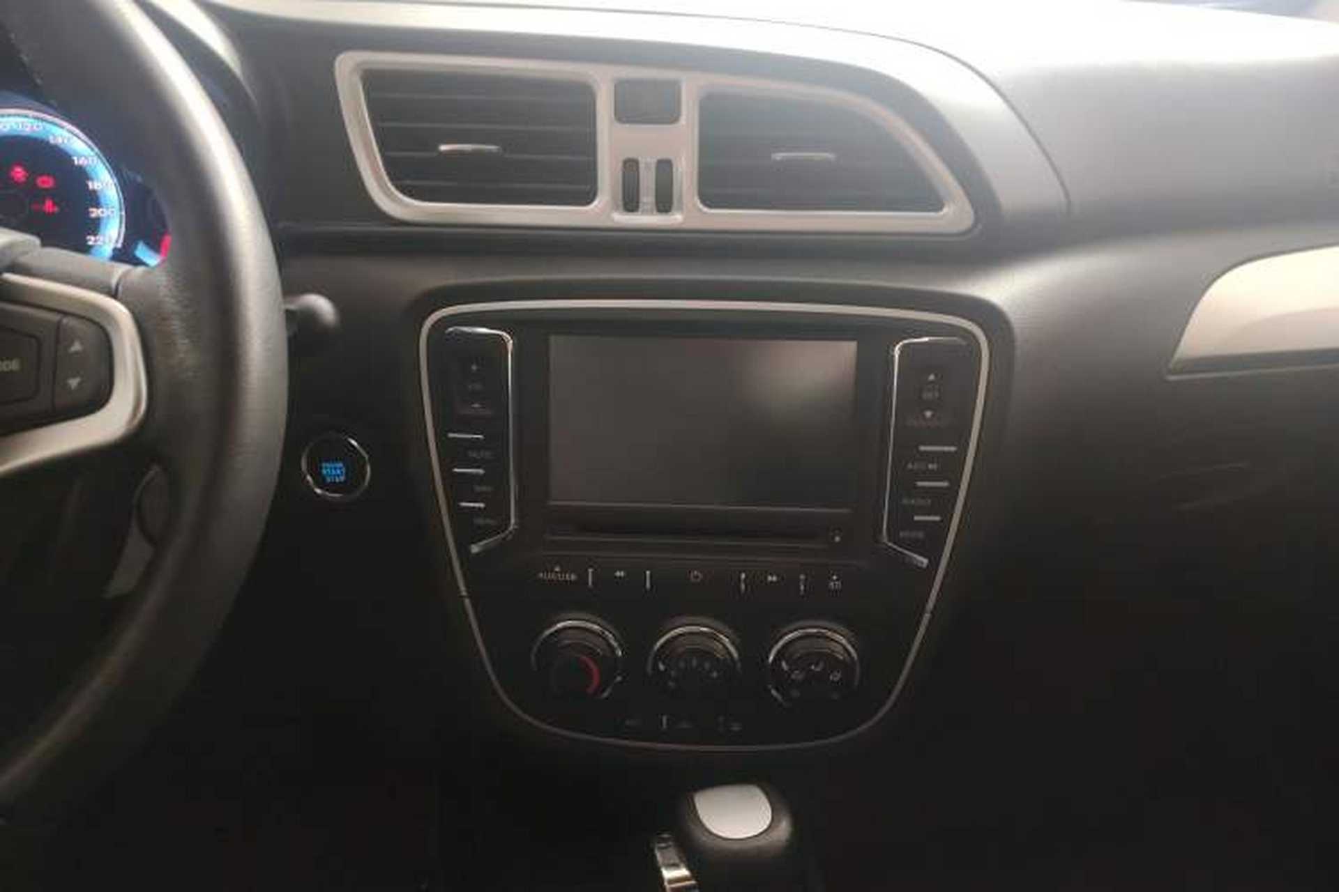 Used FAW Junpai D60 2015 1.8L Automatic Prestige Model Audio And AC Panel
