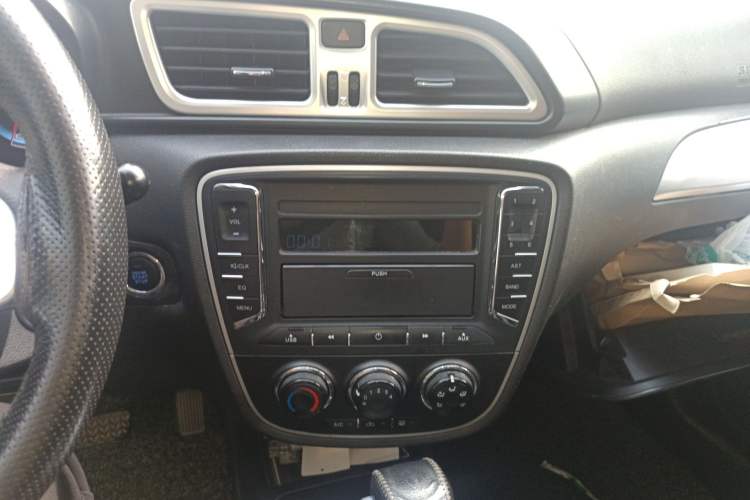 Used FAW Junpai D60 2015 1.8L Automatic Comfort Model Audio And AC Panel